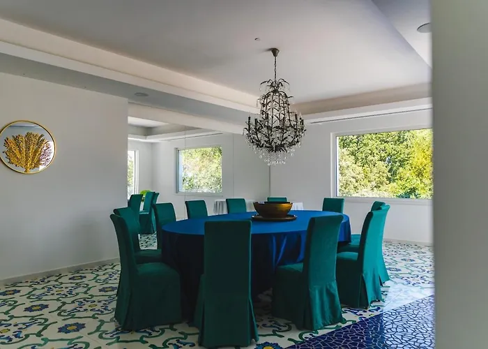 Unique View With Private Pool Near Вилла Сорренто