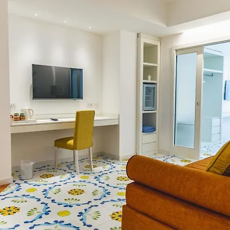 Unique View With Private Pool Near Península Sorrentina